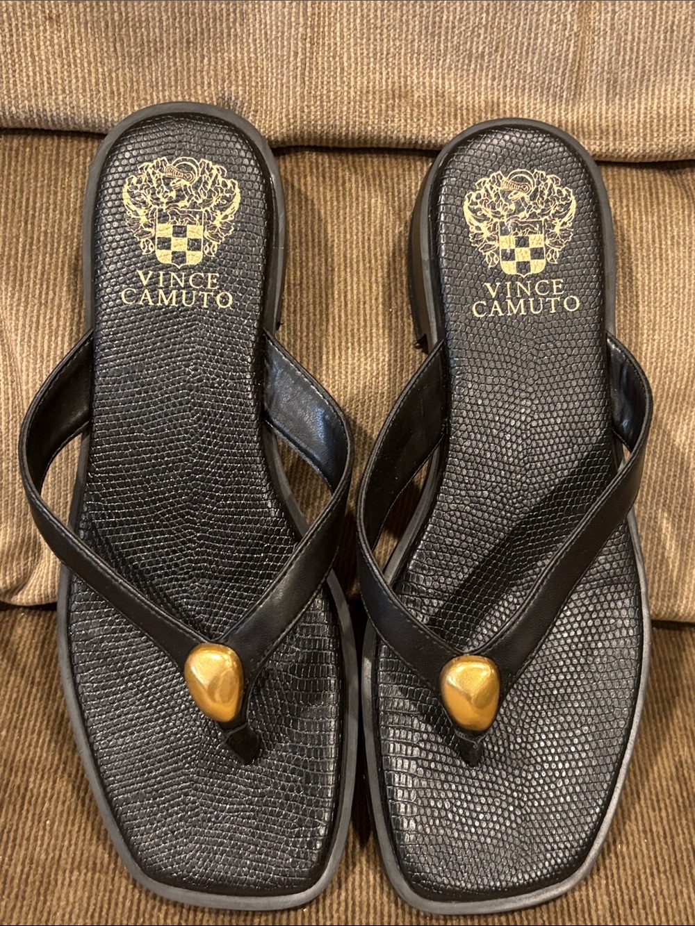 Vince Camuto "Naylee" Thong Sandals- 8.5